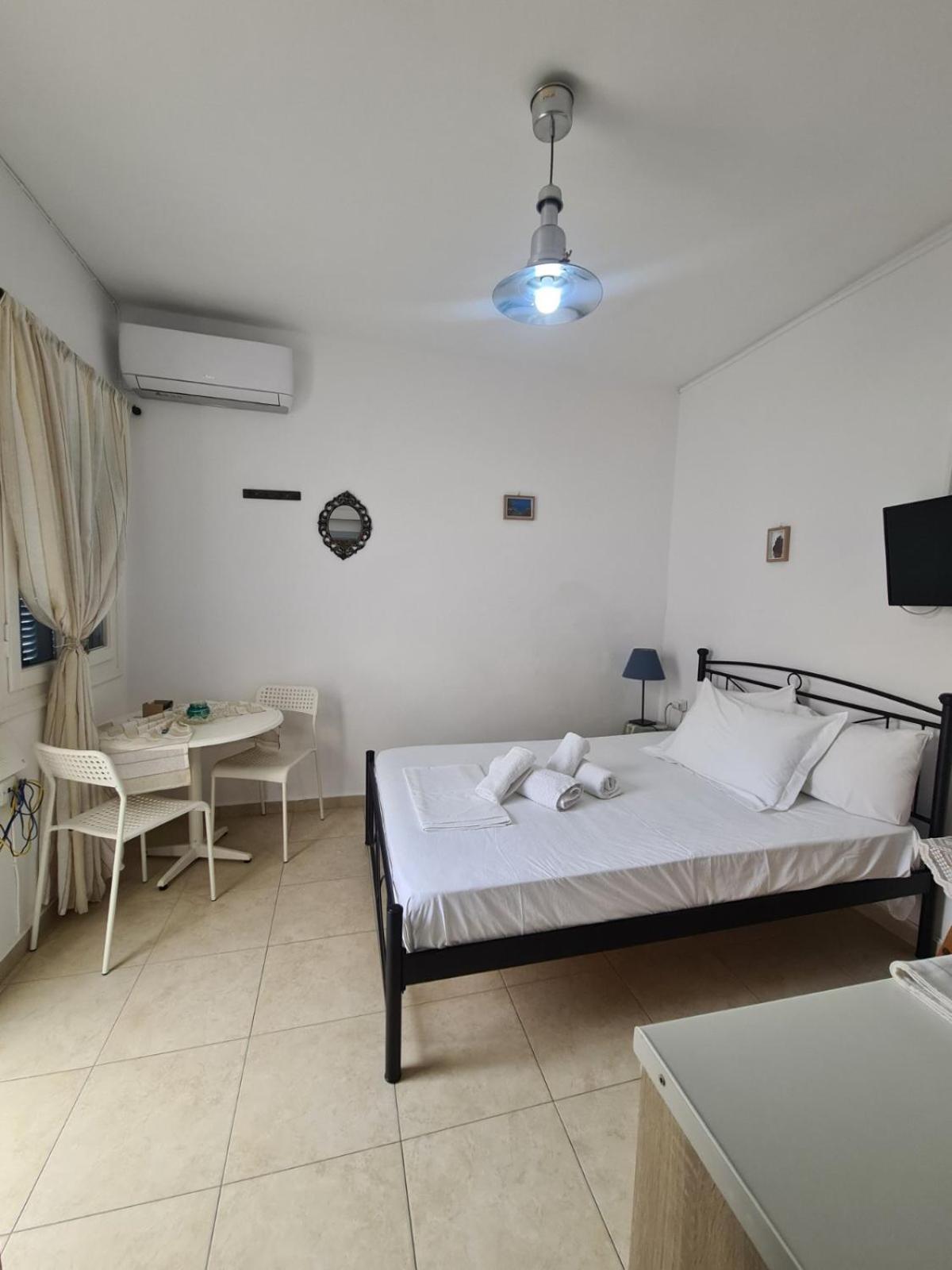 Aithra -Cosy Studio In Centre Of Poros Poros Town ภายนอก รูปภาพ