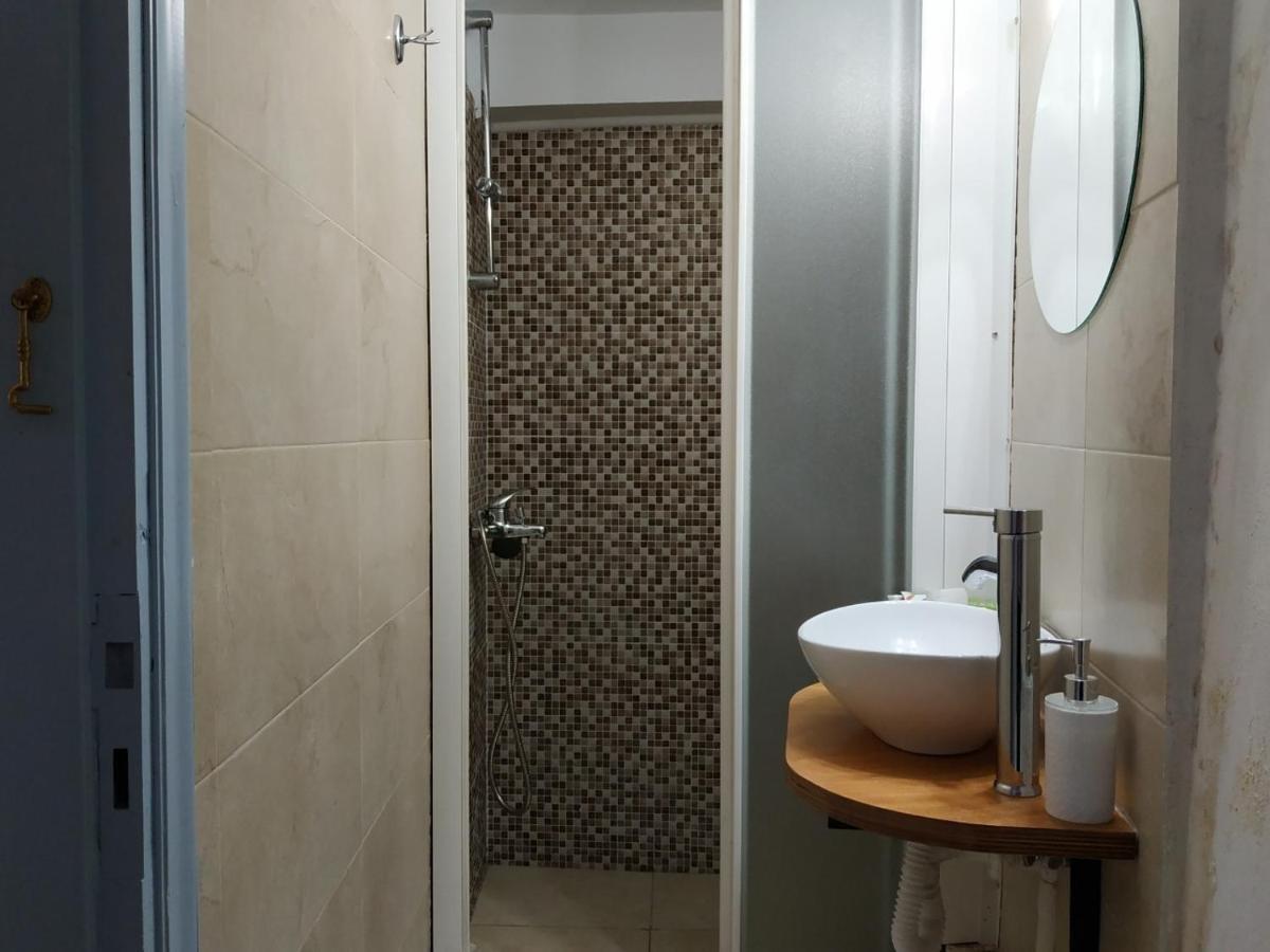 Aithra -Cosy Studio In Centre Of Poros Poros Town ภายนอก รูปภาพ